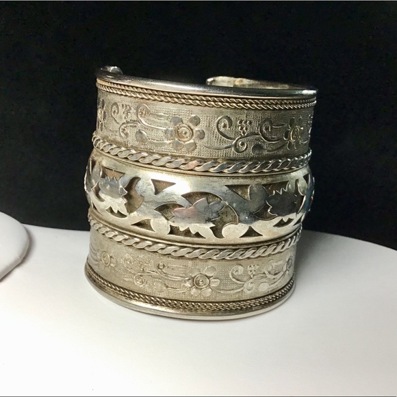 ❇️VINTAGE Silver Cuff Bracelet - Picture 2 of 8